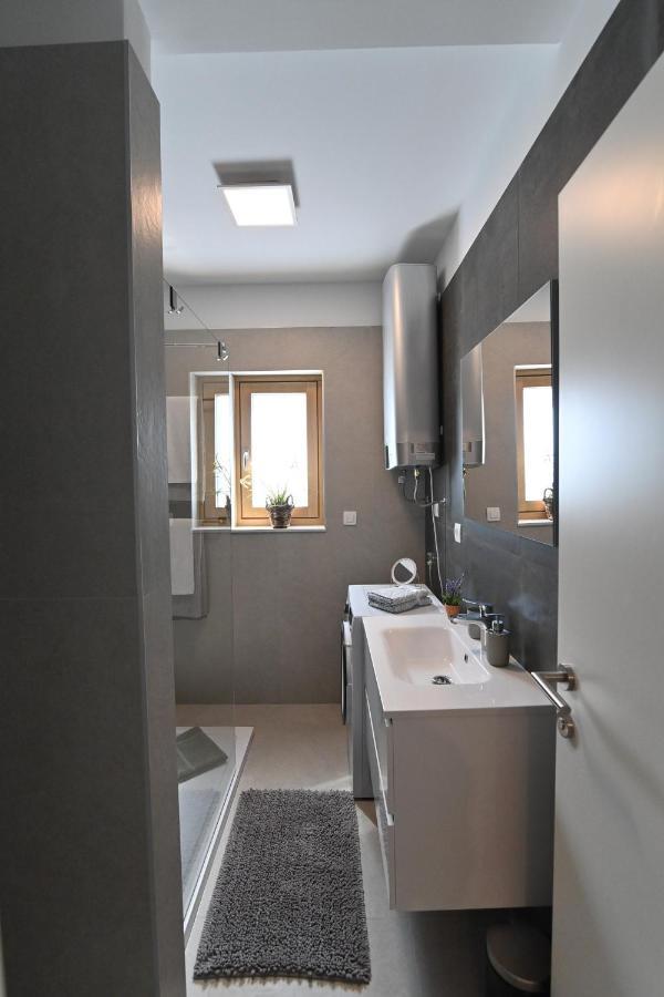 Sea View Deluxe Apartment Rijeka Dış mekan fotoğraf
